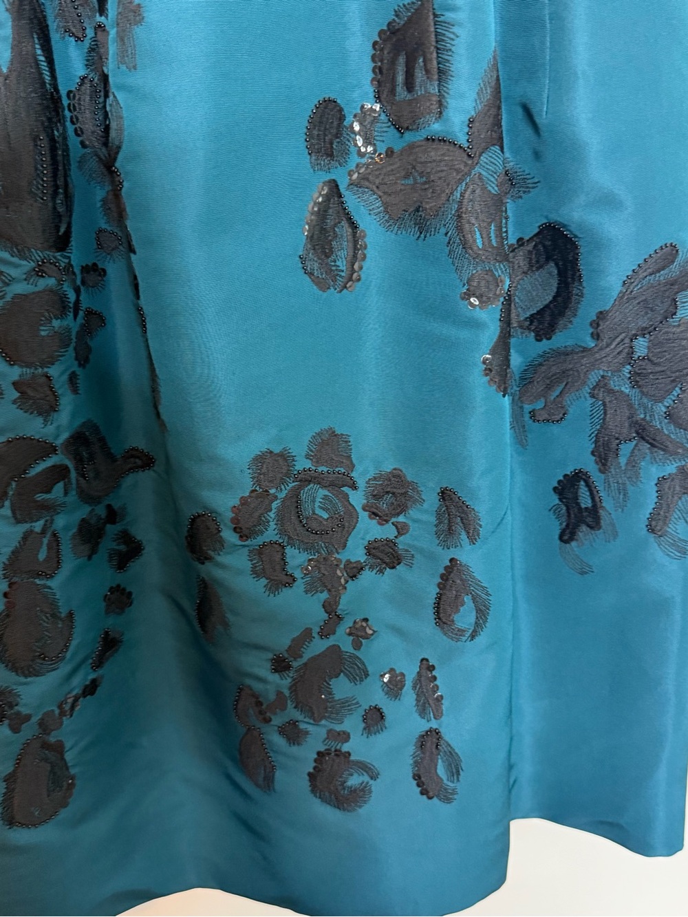 Oscar de la Renta Teal Sleeveless Midi Dress with Black Floral Appliqué - Picture 4 of 12
